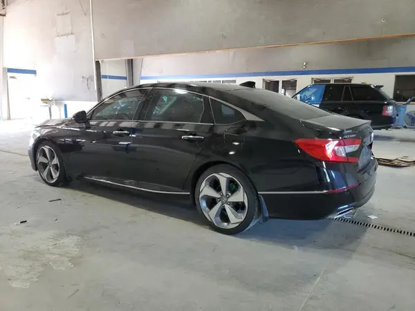 1HGCV2F92JA025592 2018 HONDA ACCORD - Image 2