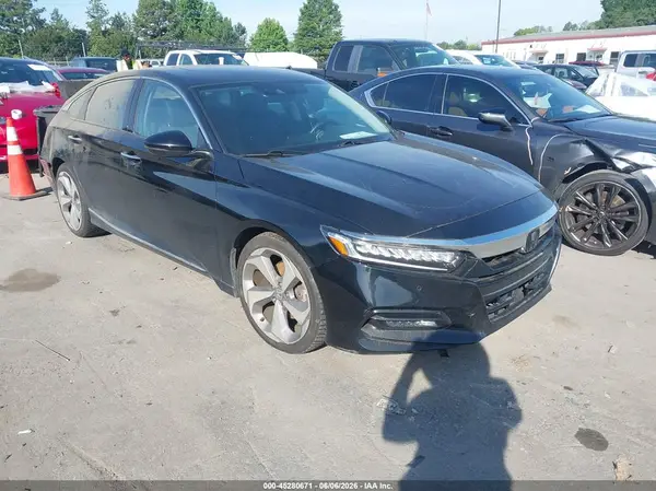 1HGCV2F92JA039847 2018 HONDA ACCORD