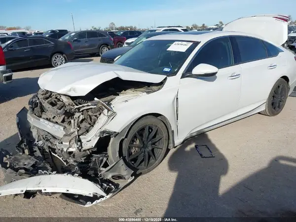 1HGCV2F92KA007000 2019 HONDA ACCORD - Image 2