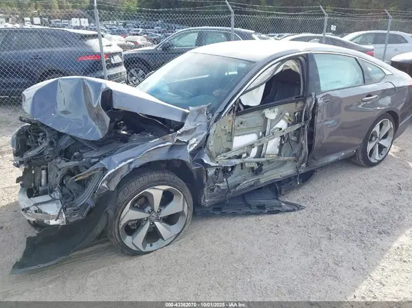 1HGCV2F92KA027845 2019 HONDA ACCORD - Image 2