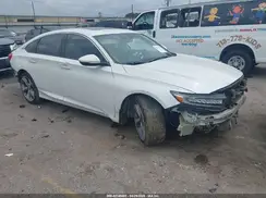 1HGCV2F93JA005724 2018 HONDA ACCORD