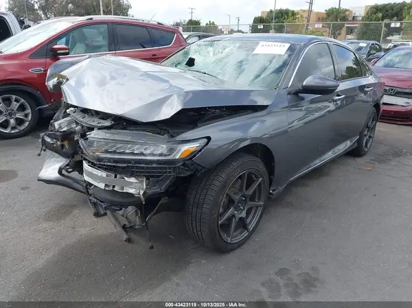 1HGCV2F93JA010017 2018 HONDA ACCORD - Image 2