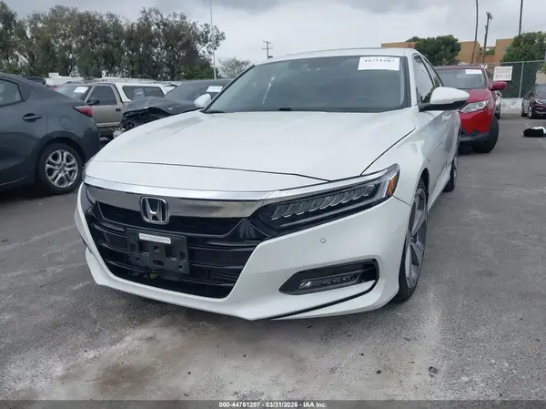 1HGCV2F93JA018005 2018 HONDA ACCORD - Image 2