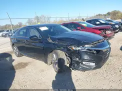 1HGCV2F93JA025536 2018 HONDA ACCORD