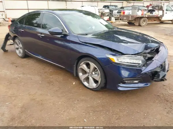 1HGCV2F93JA046886 2018 HONDA ACCORD - Image 1