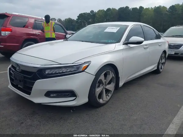 1HGCV2F93JA049187 2018 HONDA ACCORD - Image 2