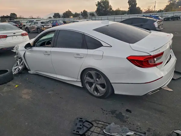 1HGCV2F94JA003688 2018 HONDA ACCORD - Image 2