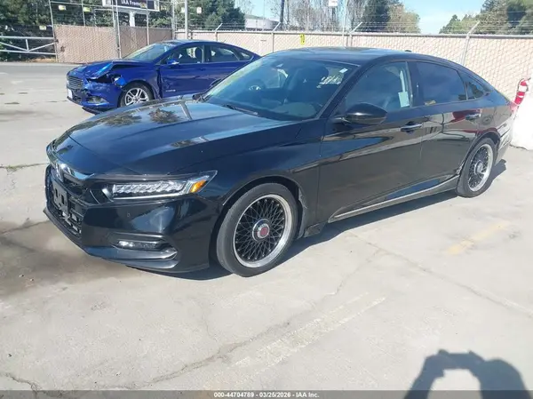 1HGCV2F94JA017929 2018 HONDA ACCORD - Image 2