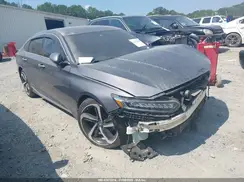 1HGCV2F94JA030972 2018 HONDA ACCORD