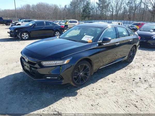 1HGCV2F94JA037176 2018 HONDA ACCORD - Image 2