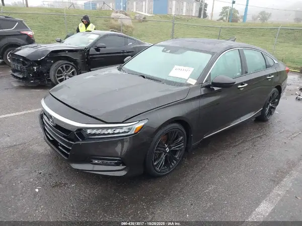 1HGCV2F94JA037811 2018 HONDA ACCORD - Image 2