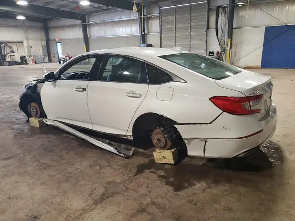 1HGCV2F94JA046590 2018 HONDA ACCORD - Image 2