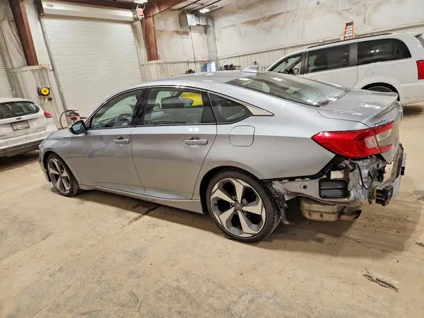 1HGCV2F94JA050218 2018 HONDA ACCORD - Image 2