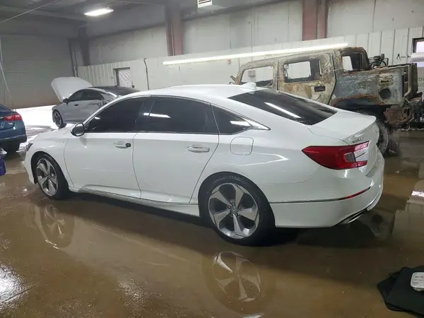 1HGCV2F94JA050493 2018 HONDA ACCORD - Image 2