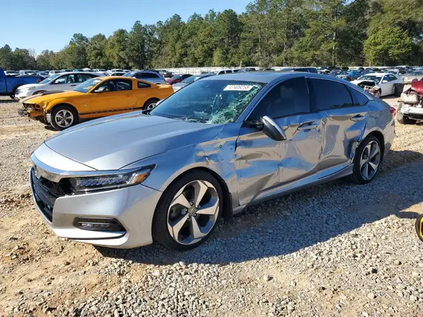 1HGCV2F94JA050977 2018 HONDA ACCORD - Image 1