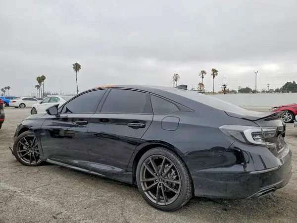 1HGCV2F95JA000928 2018 HONDA ACCORD - Image 2