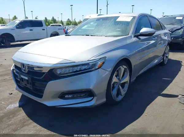 1HGCV2F95JA023917 2018 HONDA ACCORD - Image 2