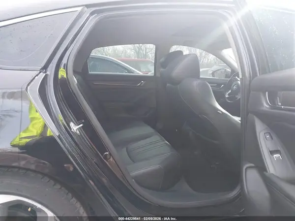 1HGCV2F95JA028003 2018 HONDA ACCORD - Image 8
