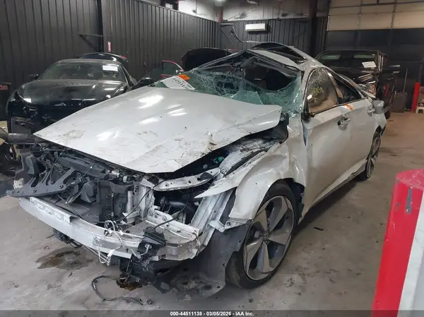 1HGCV2F95JA045223 2018 HONDA ACCORD - Image 2