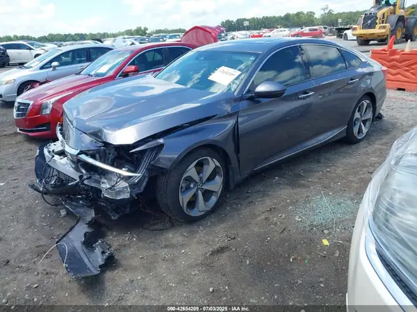 1HGCV2F95JA051121 2018 HONDA ACCORD - Image 2