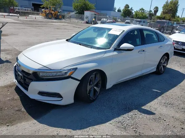 1HGCV2F96JA003899 2018 HONDA ACCORD - Image 2