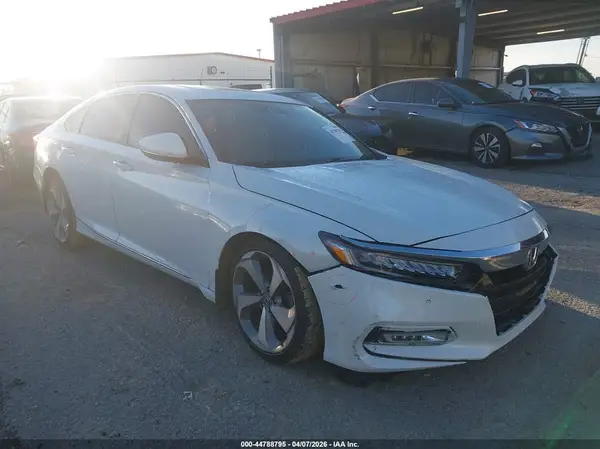 1HGCV2F96JA007970 2018 HONDA ACCORD - Image 1