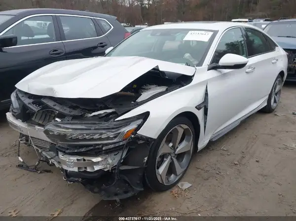 1HGCV2F96JA017205 2018 HONDA ACCORD - Image 2