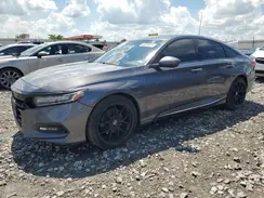 1HGCV2F96JA028883 2018 HONDA ACCORD