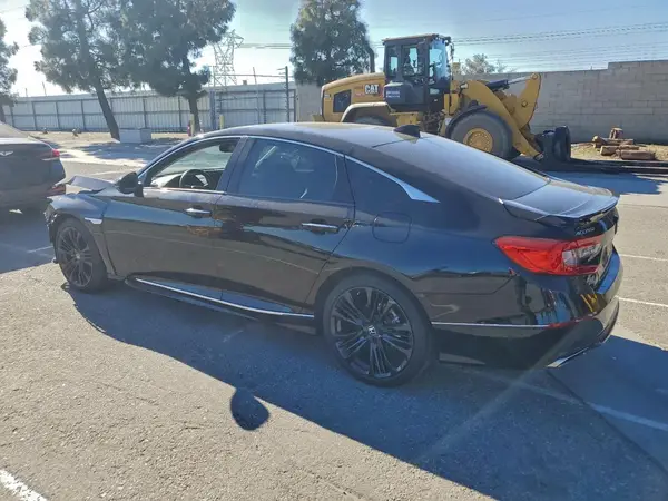 1HGCV2F96JA029502 2018 HONDA ACCORD - Image 2