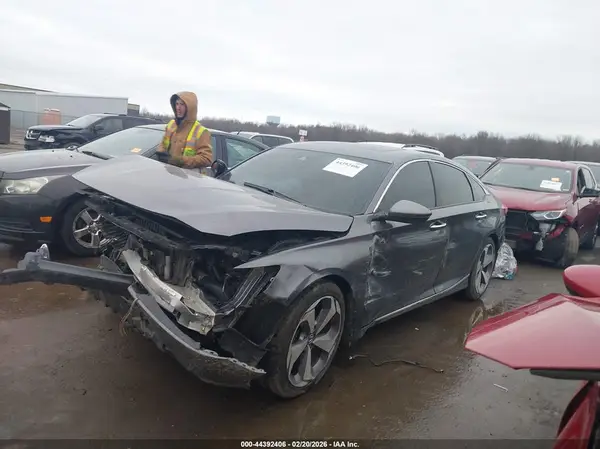 1HGCV2F96JA034697 2018 HONDA ACCORD - Image 2