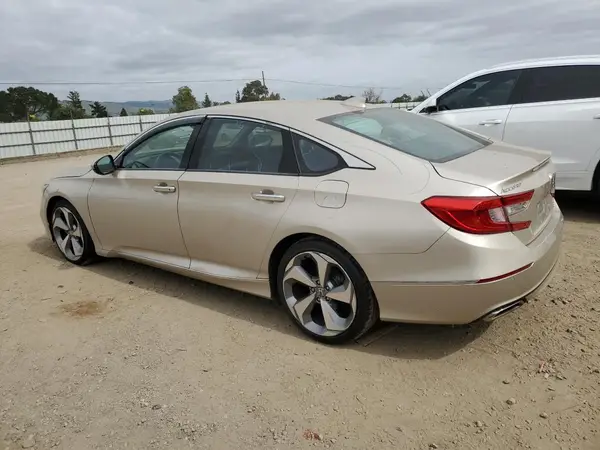 1HGCV2F97JA003152 2018 HONDA ACCORD - Image 2