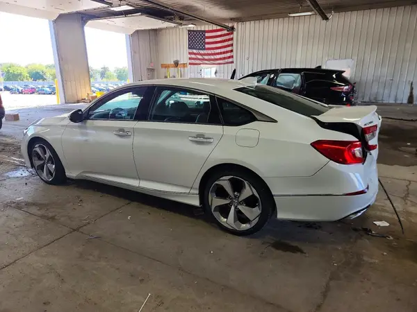 1HGCV2F97JA015740 2018 HONDA ACCORD - Image 2
