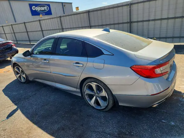 1HGCV2F97JA017486 2018 HONDA ACCORD - Image 2