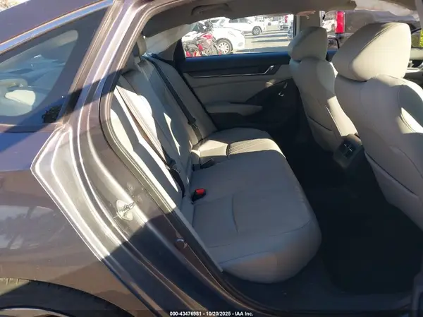 1HGCV2F97JA027614 2018 HONDA ACCORD - Image 8