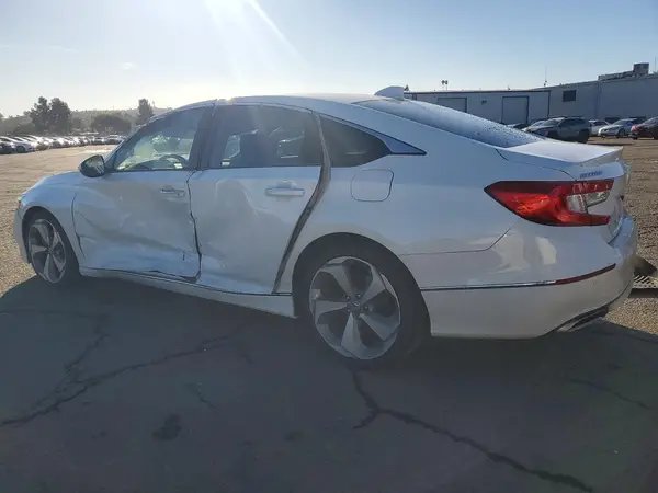 1HGCV2F98JA004763 2018 HONDA ACCORD - Image 2