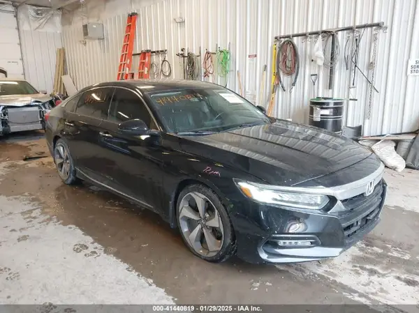 1HGCV2F98JA008439 2018 HONDA ACCORD - Image 1