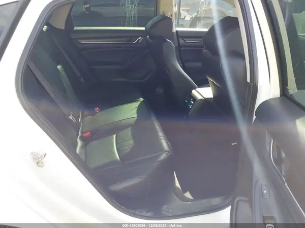 1HGCV2F98JA017240 2018 HONDA ACCORD - Image 8
