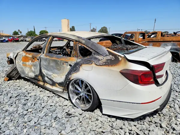 1HGCV2F98JA041523 2018 HONDA ACCORD - Image 2