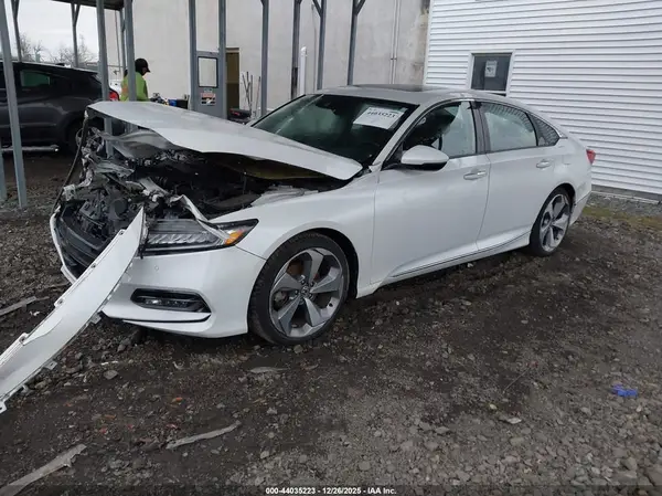 1HGCV2F99JA005811 2018 HONDA ACCORD - Image 2