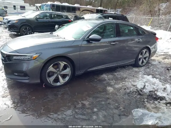 1HGCV2F99JA007154 2018 HONDA ACCORD - Image 2