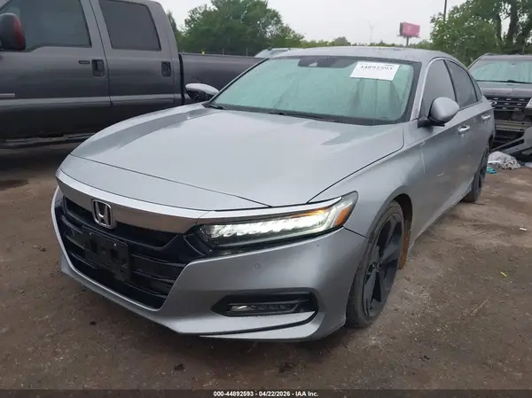 1HGCV2F99JA008627 2018 HONDA ACCORD - Image 2