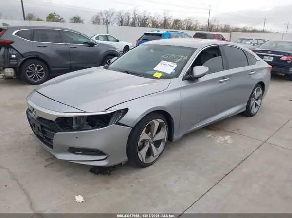 1HGCV2F99JA008806 2018 HONDA ACCORD - Image 2