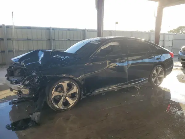 1HGCV2F99JA010460 2018 HONDA ACCORD - Image 1