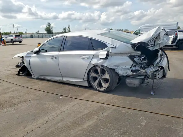 1HGCV2F99JA028263 2018 HONDA ACCORD - Image 2