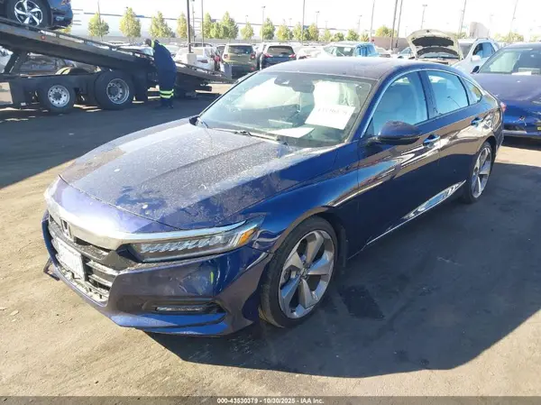 1HGCV2F99JA043216 2018 HONDA ACCORD - Image 2