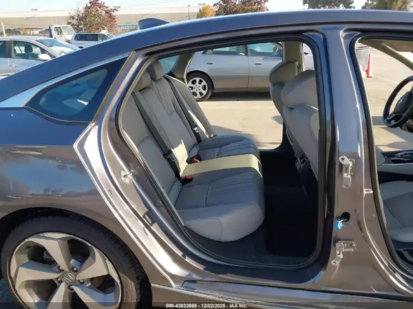 1HGCV2F9XJA024996 2018 HONDA ACCORD - Image 8