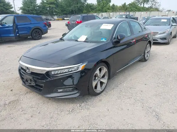 1HGCV2F9XJA033990 2018 HONDA ACCORD - Image 2