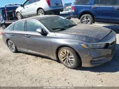 1HGCV3F10JA007558 2018 HONDA ACCORD