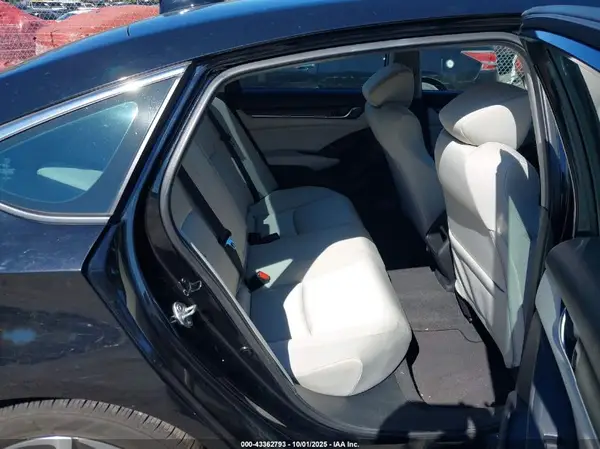 1HGCV3F10JA010119 2018 HONDA ACCORD - Image 8