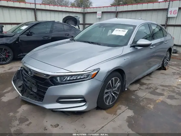 1HGCV3F13JA007781 2018 HONDA ACCORD - Image 2